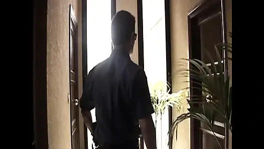 Жестко трахаю мокрую горячую брюнетку с очком, том 3