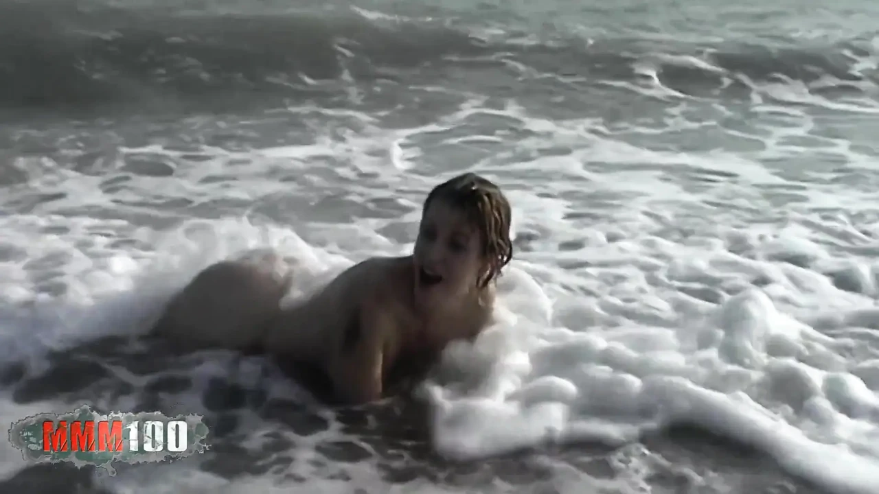 Tigra French MILF Tigra Naked in the Waves