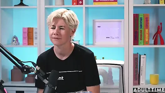 Lilly Bell Exhibitionism, Sexting, & Empowerment | the Adult Time Podcast