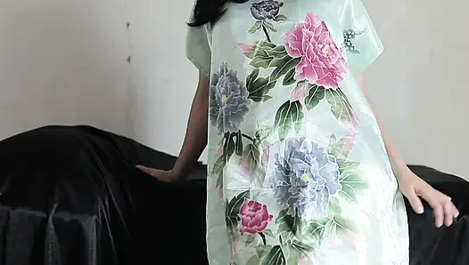 Hijab India eksotis dengan satin mengkilap – pijatan creampie pantat montok