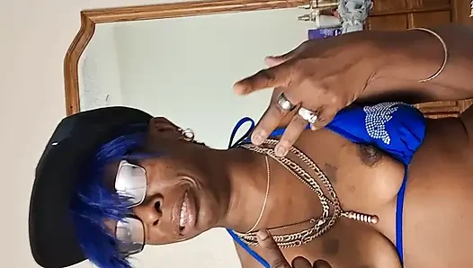 Döl fahişesi Blue Nasty