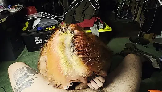 Stiefbruder frisst stiefschwester muschi und arsch, bevor er sie aus nächster nähe mit creampie fickt