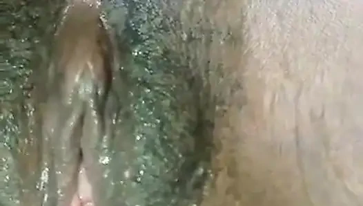 Memek merah muda terlalu basah