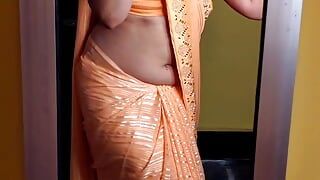 🇺🇸Meilleure silhouette sexy, une bhabhi montre son nombril profond et ses gros seins
