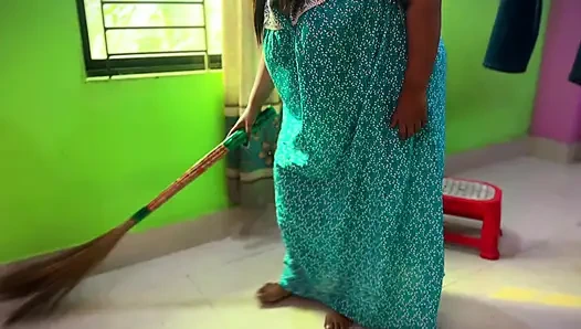 POV: Hot Indian Big Ass Maid Sweep My Room & I see Her Naked Ass & Huge Boobs & Start Handjob - Desi Hindi Sex MMS