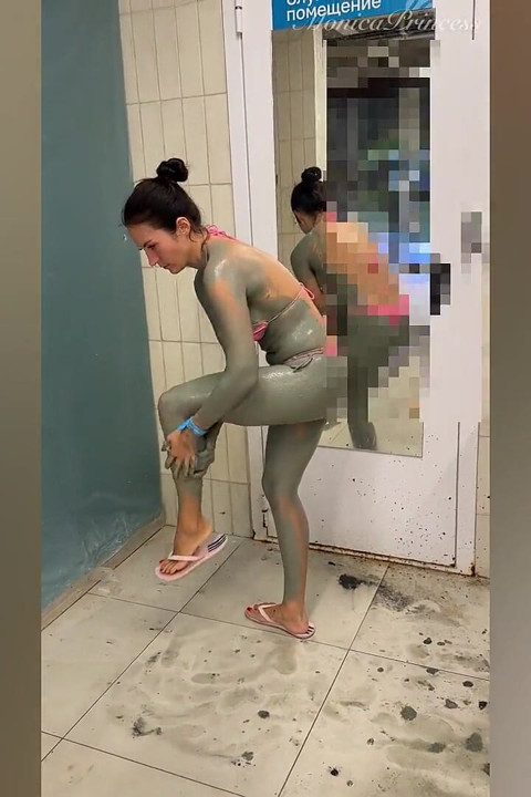 Fantasi kotor Badan Saya Diliputi Katil Dalam Bikini