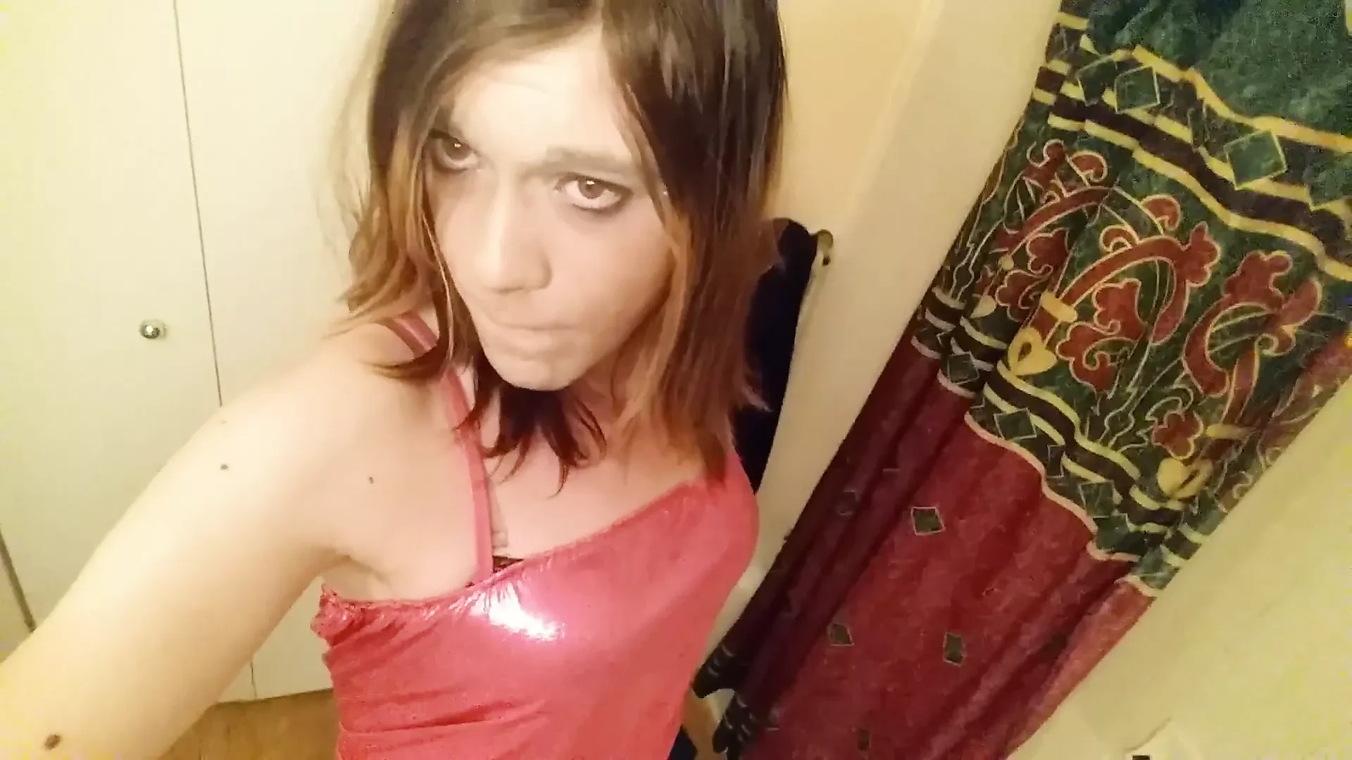seksi pembeler trans verir bir gösteri