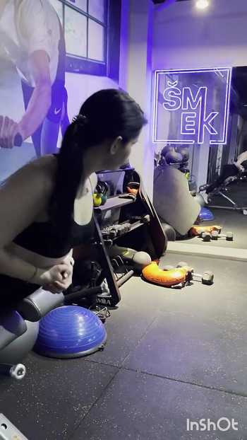 Anna Is Training di gim