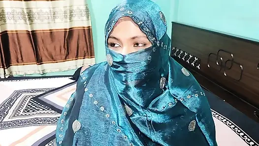 I fucked my hijabi stepsister's pussy.