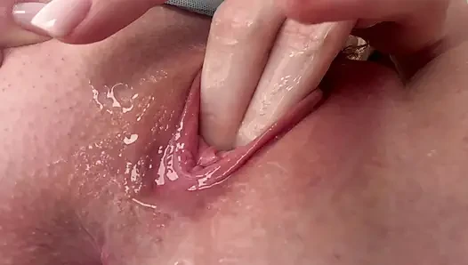 Extreme nahaufnahme blaues höschen fingert und squirtet