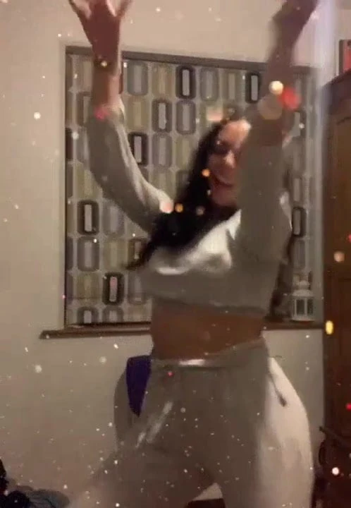 Hottie dancing