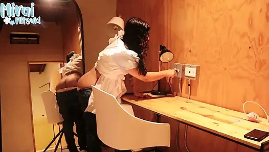 Bosku yang mesum ngeliat pantatku