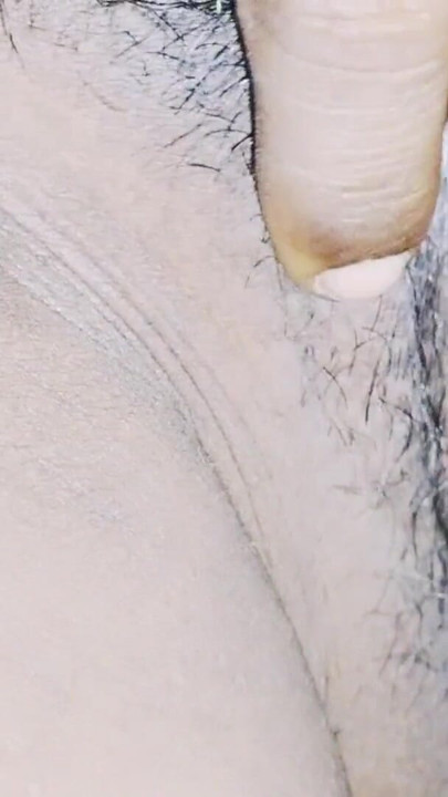 Main Ghar per Akela hun Mere Ghar per Koi Nahin | Clip 1