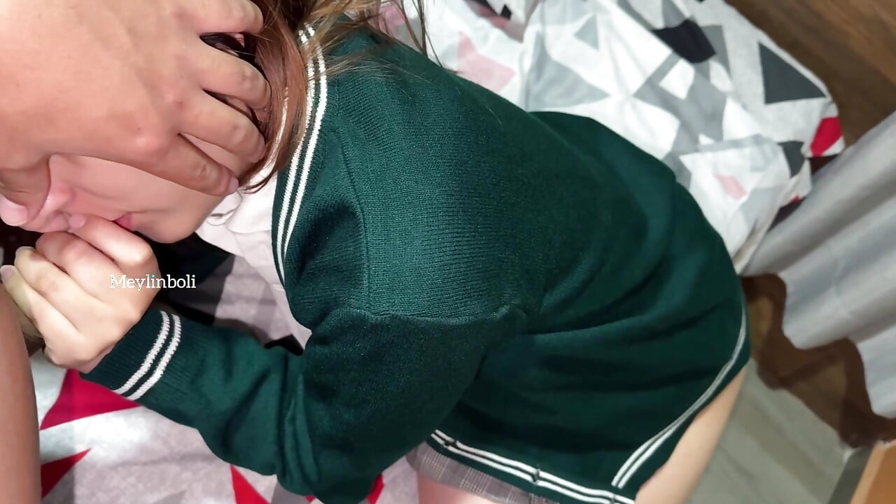 Peruvian arrecha schoolgirl I fuck her in her school uniform and screams with pleasure