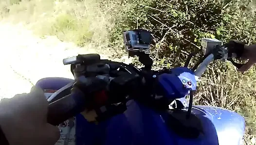 Adik tiriku yang semok kimy blue pengen banget ngentot di quad