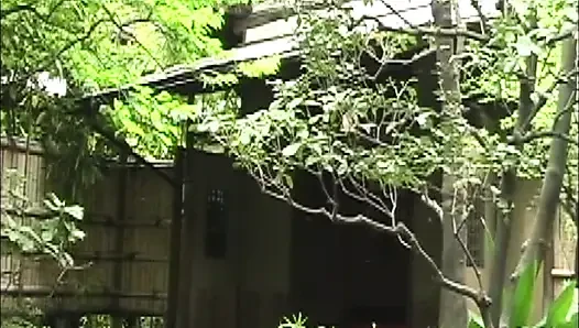 P128G02 Die Requisite eines traditionellen japanischen Restaurants, in dem ein einzelner Fehler eine Schleife der Sinnlichkeit ausgelöst ... Ein erotisches Drama in der frühen Showa-Ära!