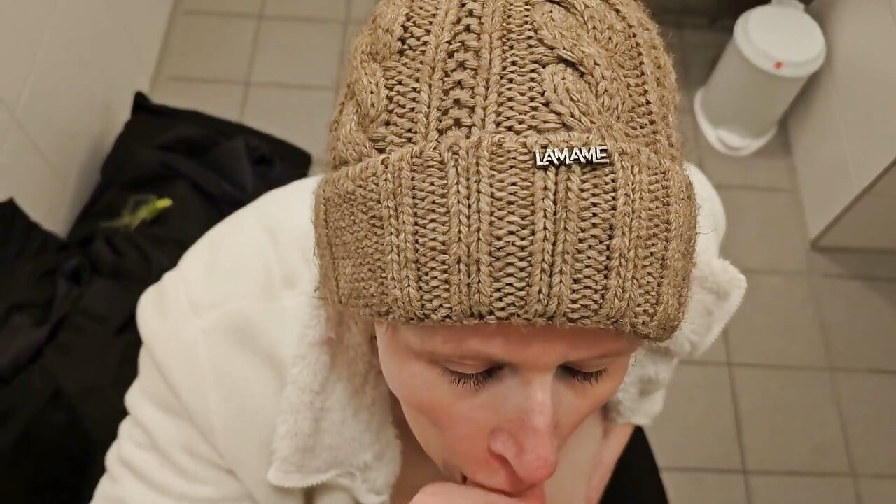 Nikolaus Quicky in a Public Toilet