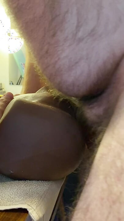 毛むくじゃらのスタッドが私のラトーヤに乗る