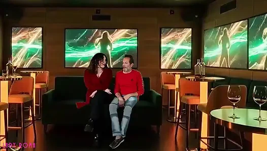 Ich masturbierte einen Nachtclubmanager im VIP-Raum, während mein Mann filmte