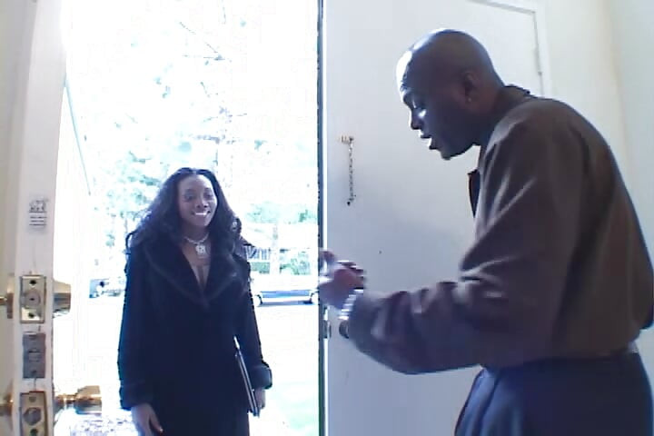 A Sexy Ebony Queen Takes the Huge Cock of Lex Steele