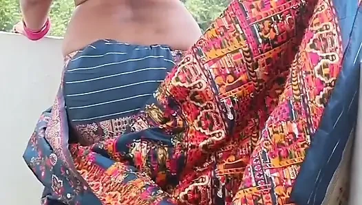 Шурин занялся сексом, нажимая на ее сиськи