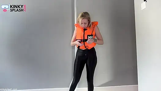 Исповедь в фетише лайфджета АСМР в блестящих леггинсах