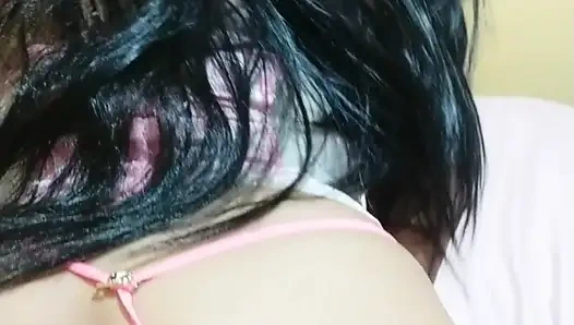 Odamda yalnızken tangamla bir tarafa oynamaya başladım