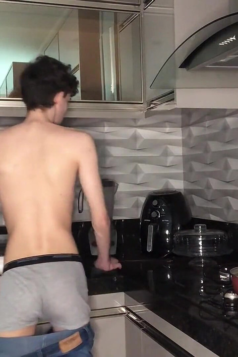 Succhiando il succo di suo cazzo
