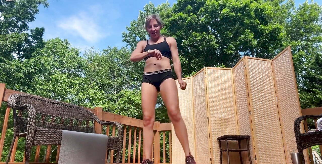 How Many Burpees Lora Cross Can Do