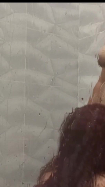 It wasn't the plan to record it but it discovered me and I didn't know that in the shower it feels very good | Clip 1