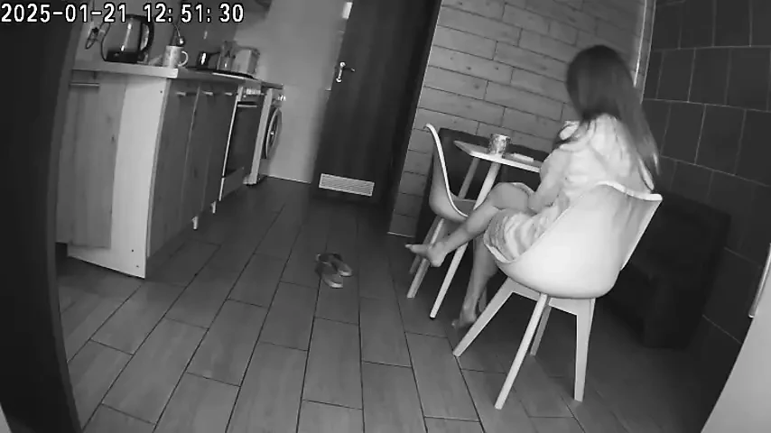 友達は私の妻の尻をファックし、口の中で射精します。本当の不正行為