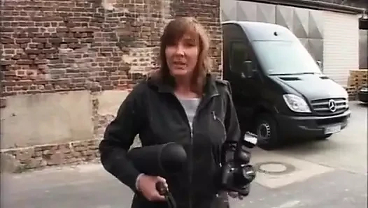 Gorgeous German cougar shoots an amateur porn video to become a porn actress