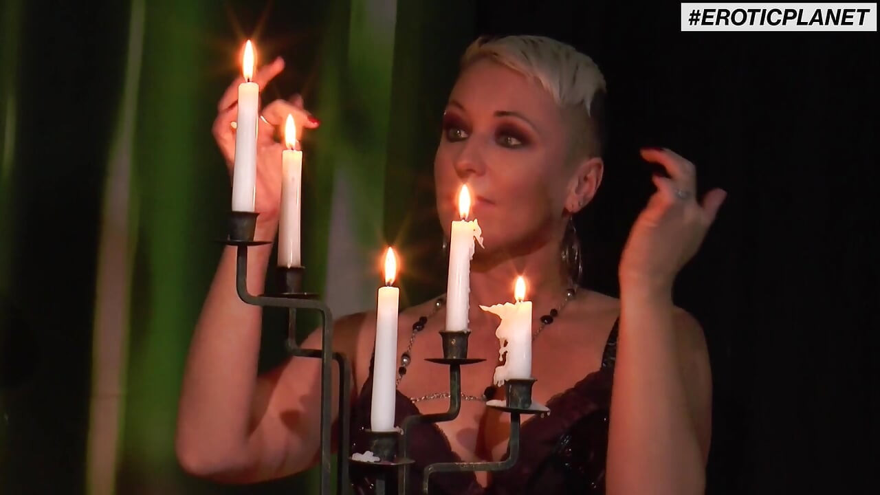 شقراء ديبثورات - BDSM الألمانية