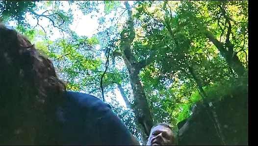 Memek tante seksi ini dijilat dan dientot habis-habisan di pinggir sungai