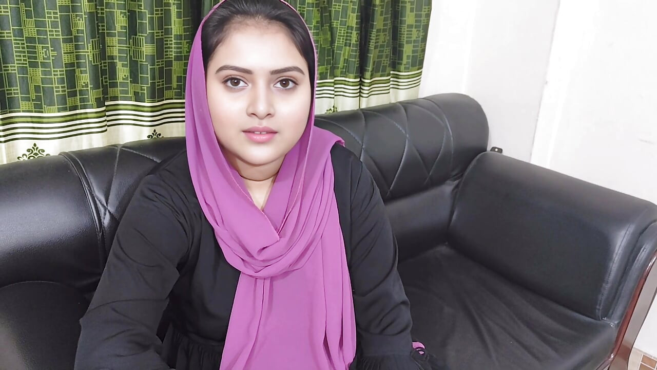 देशी भारतीय सुंदर खेड्यातील मुलगी क्वचितच चोदण्याचा व्हिडिओ.