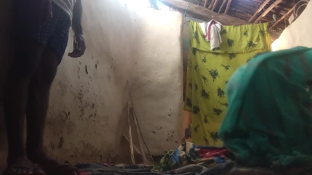 Indian Desi Bhabhi fucking ass - Oldest poor house Sex - tight pussy sex