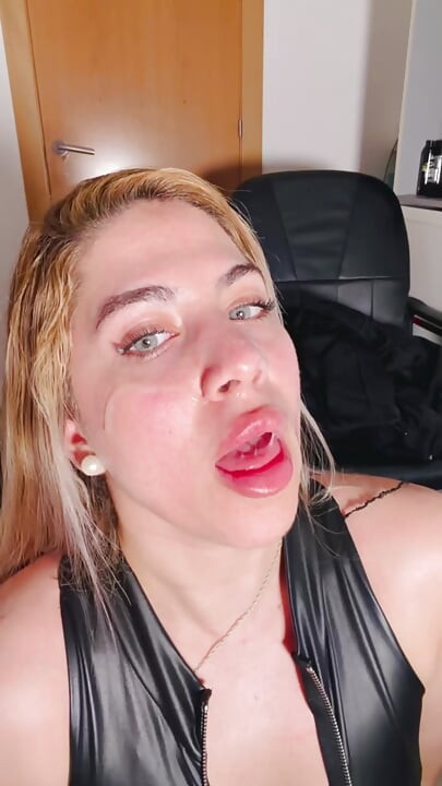 I sucked the cock of a tattooed dark-haired man who had it very big