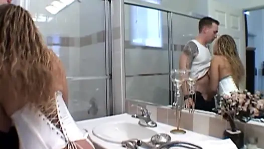 Büyük zenci yarağı matrisi (tam porno film)