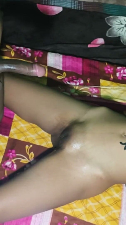 A hot and cute girl was fucked with her boyfriend in hotel, An Asian Desi girl was fucked first time with her boyfriend | Clip 1