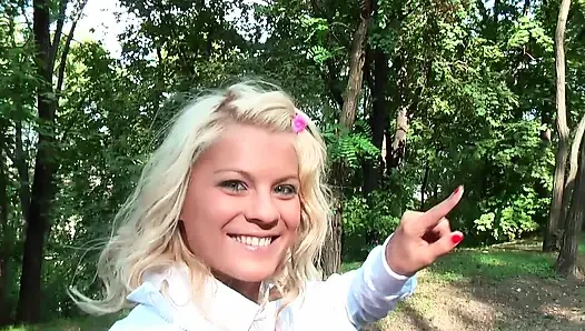 Beautiful blonde does outdoor blowjob
