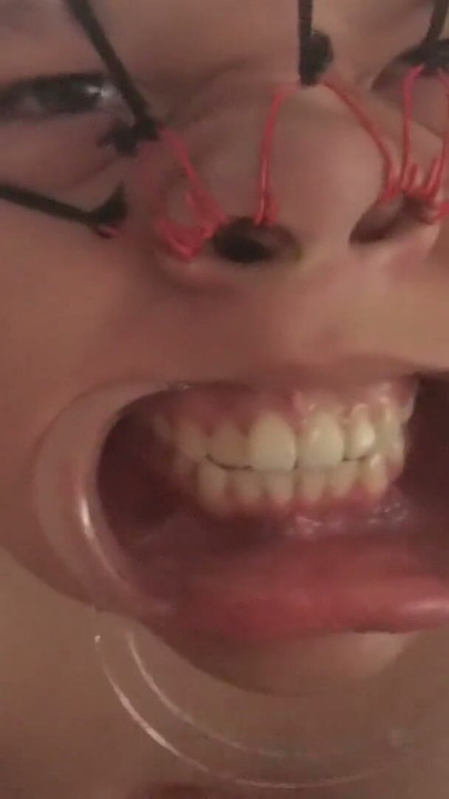 I fuck her face and I cum on her nose | Clip 1