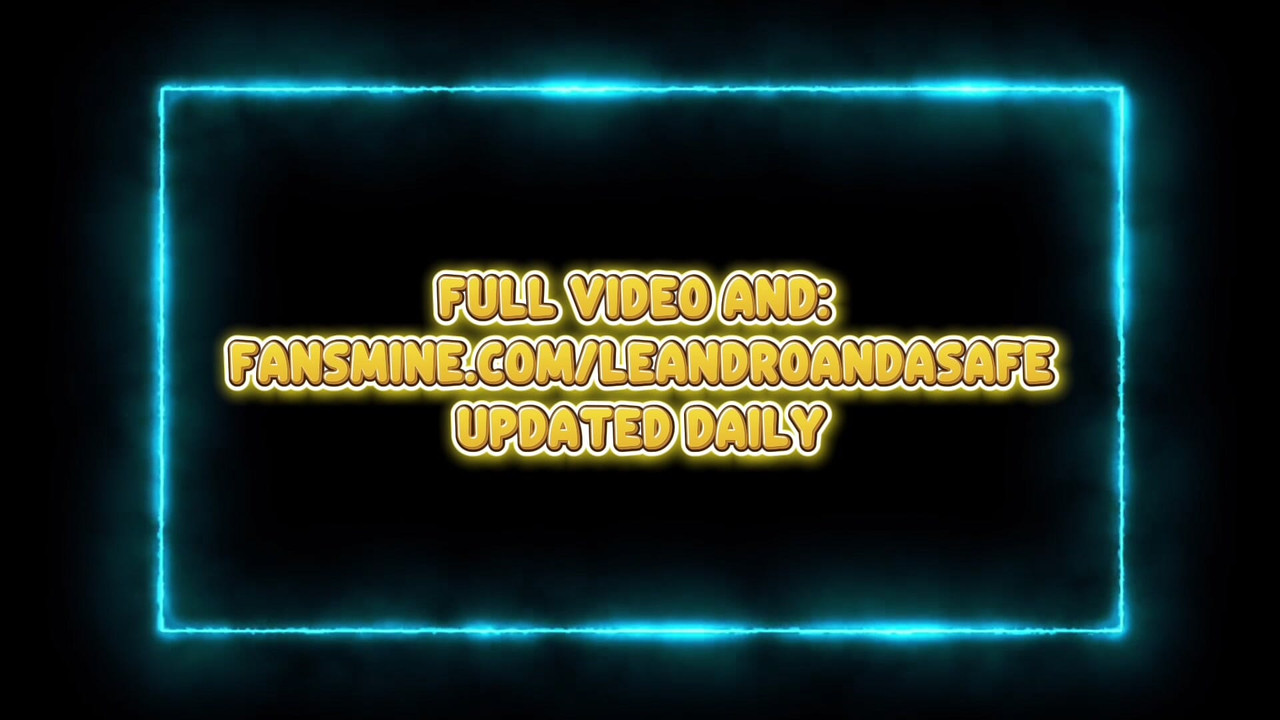 En train de baiser mon ours en peluche.