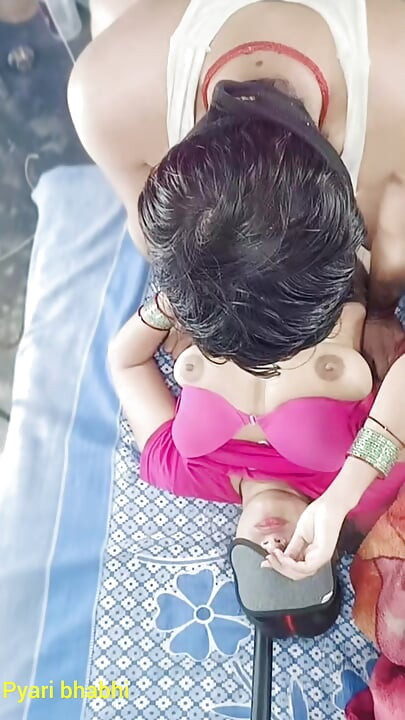 Røv fisse kneppe pik sutter fisse sutter bryster suger mælk fra brystet og sidder på pikken i doggy style og ligger lige på hindi lyd