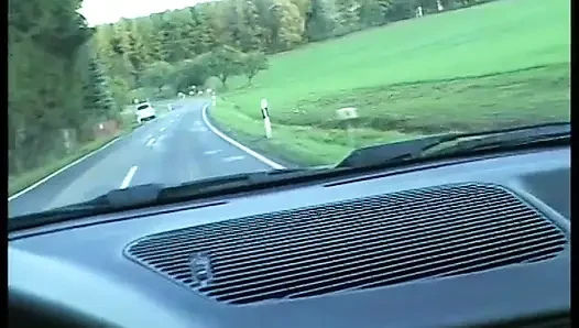 Çoraplı sarışın oyuncu seçmelerinde menajerin yarağını emip binmeden önce mastürbasyon yapıyor