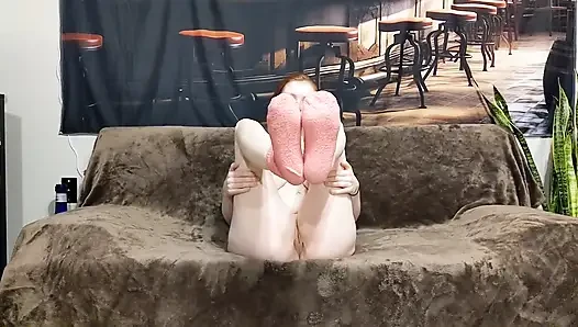 Ich Gebe Dir Einen Footjob Mit Meinen Verschwitzten Füßen