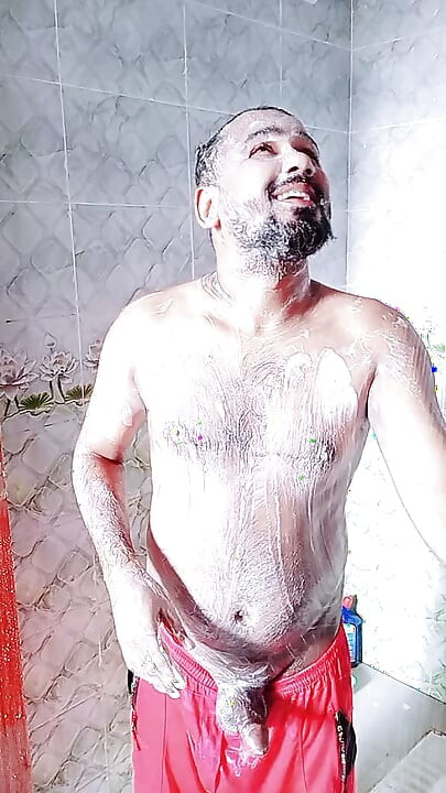 Let's take a bath, everyone, have fun.