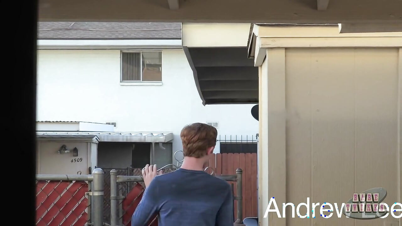 Twink imzadan fazlasını alıyor