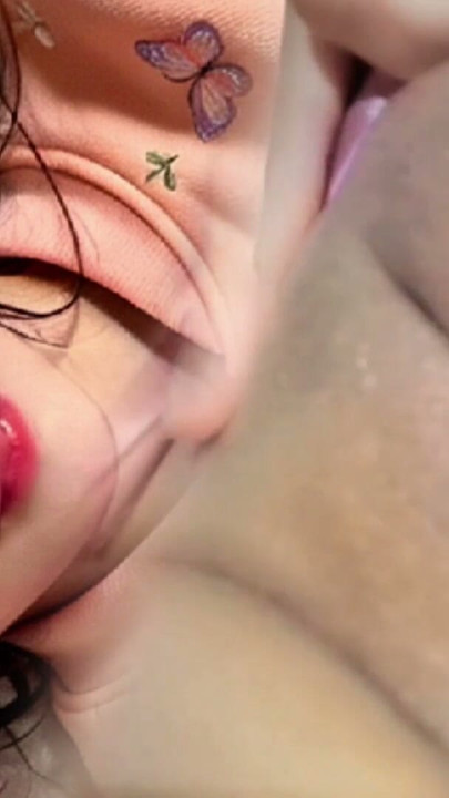 Horny pussy with big cucumber, pussy tight until water bursts | Clip 1