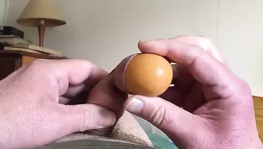 Крайняя плоть с резиновым яйцом №2