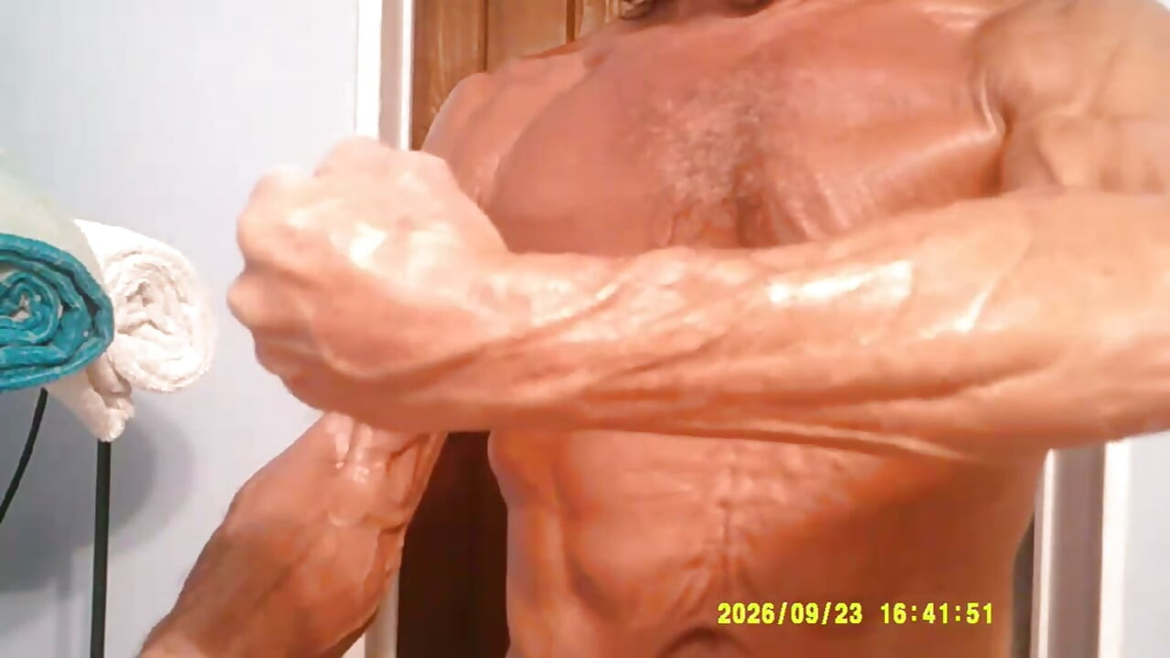 9-23-26 Some Arm Vien Flexes for My Fetish Friends Love You. Music Included Lol